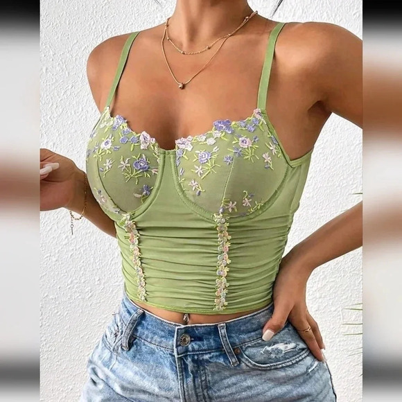Women Floral Embroidery Pleated Slim Fit Camisole Top For Summer - Picture 4 of 6